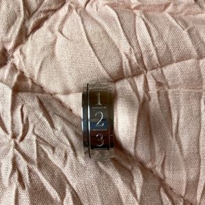 Spinner ring NUMBERS & LETTERS Size 8